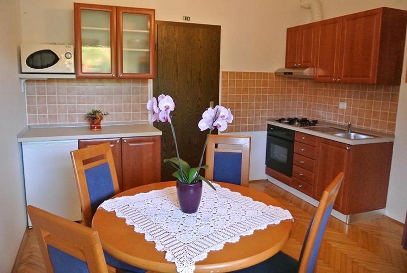 Apartmaji Nika Ізола Екстер'єр фото