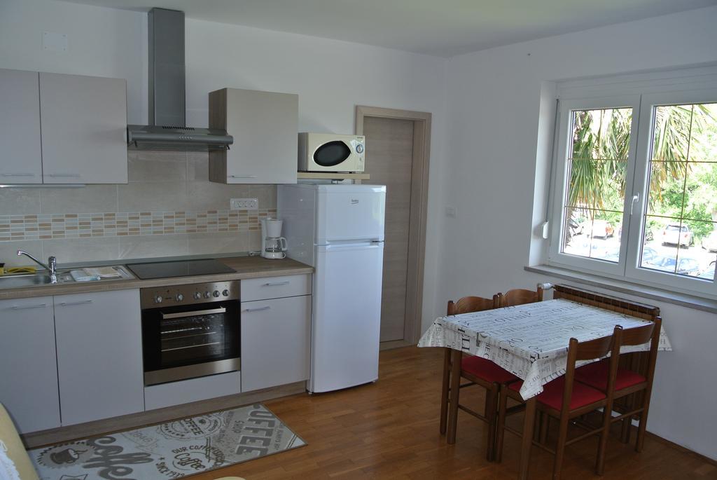 Apartmaji Nika Ізола Екстер'єр фото