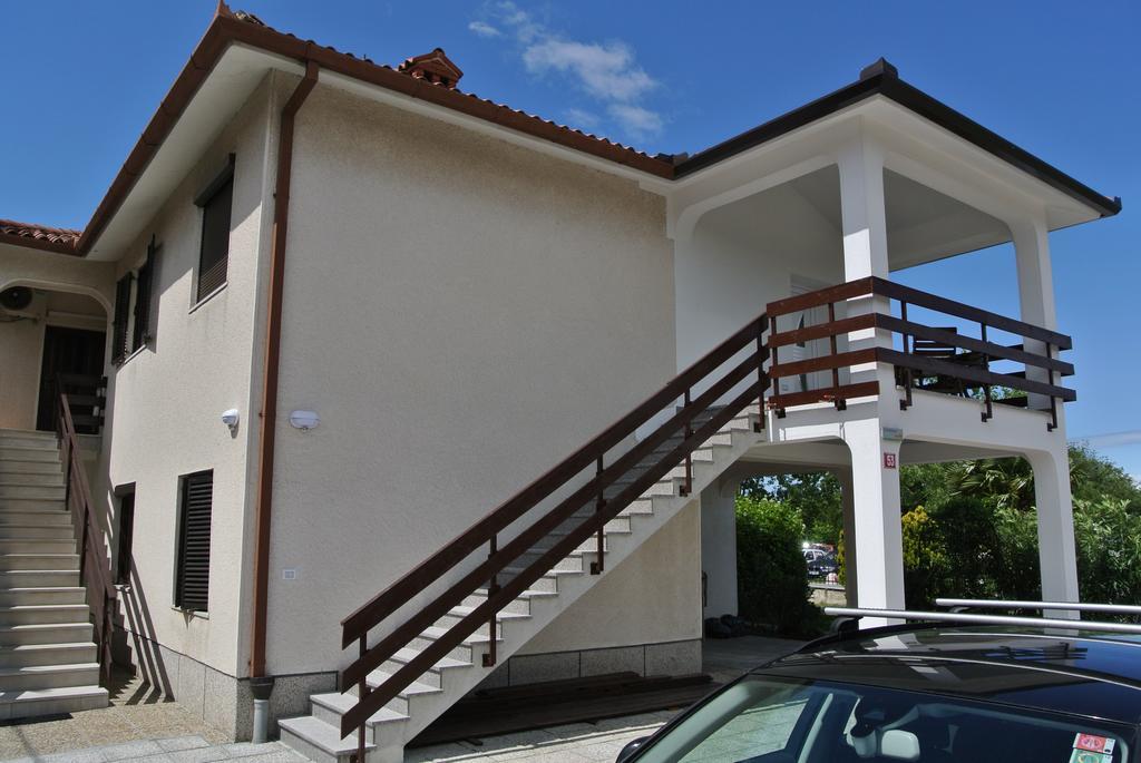 Apartmaji Nika Ізола Екстер'єр фото