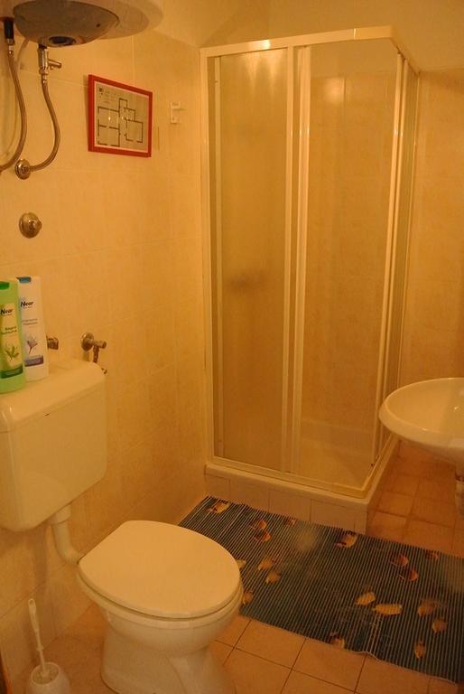 Apartmaji Nika Ізола Екстер'єр фото